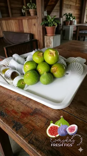 Everyday Fresh Figs, real photo